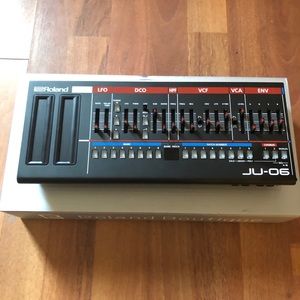 ROLAND Boutique JU-06